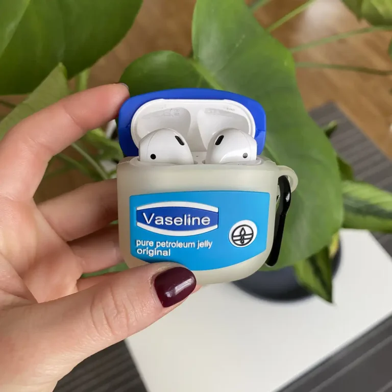 Airpods 2 in Vaseline case