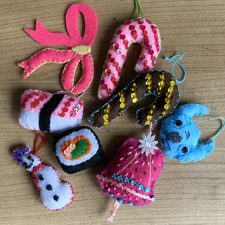 DIY Felt ornametnts idea