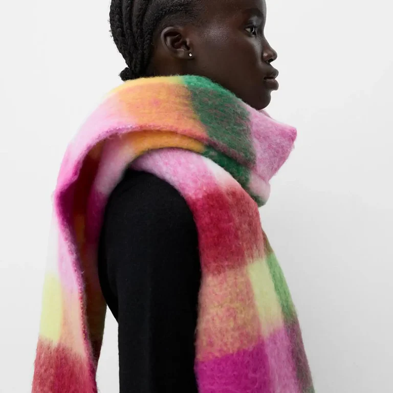 checked scarf Bershka