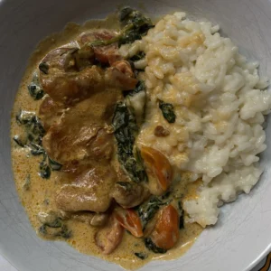 Chicken and rice with tomatoes and spinach, recipe