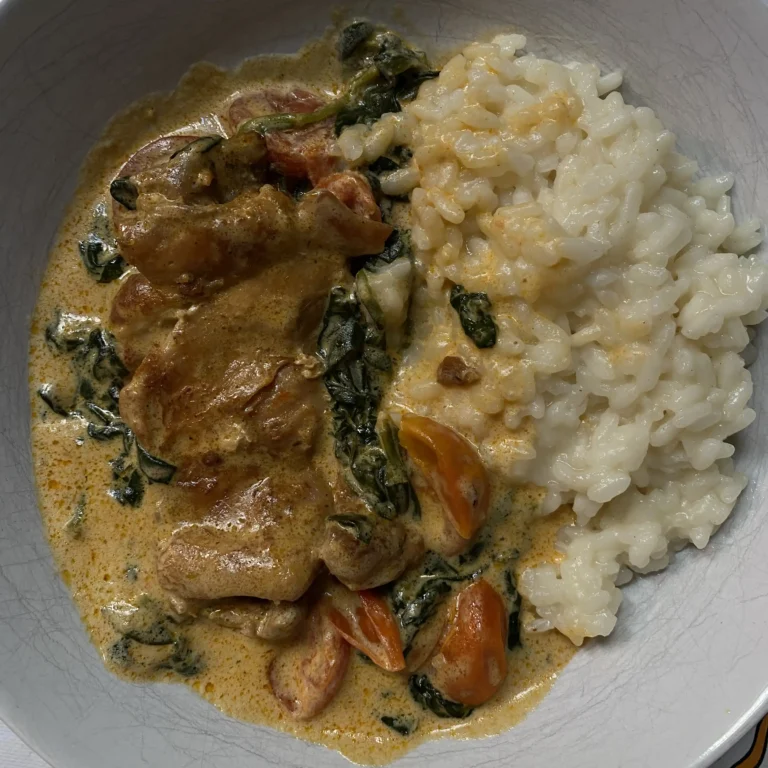 Chicken and rice with tomatoes and spinach, recipe